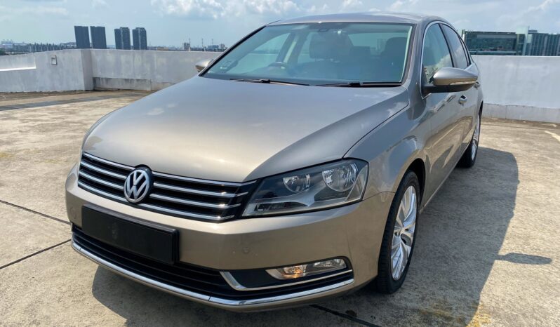 VOLKSWAGEN 1.4A PASSAT TSI DSG NAVI REVCAM full