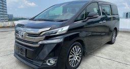 TOYOTA VELLFIRE 2.5A SUNROOF